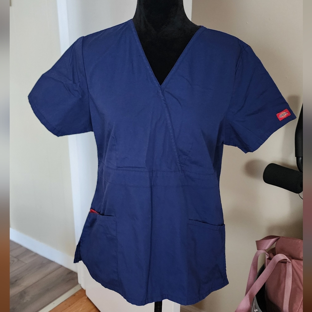 Scrub top and bottom